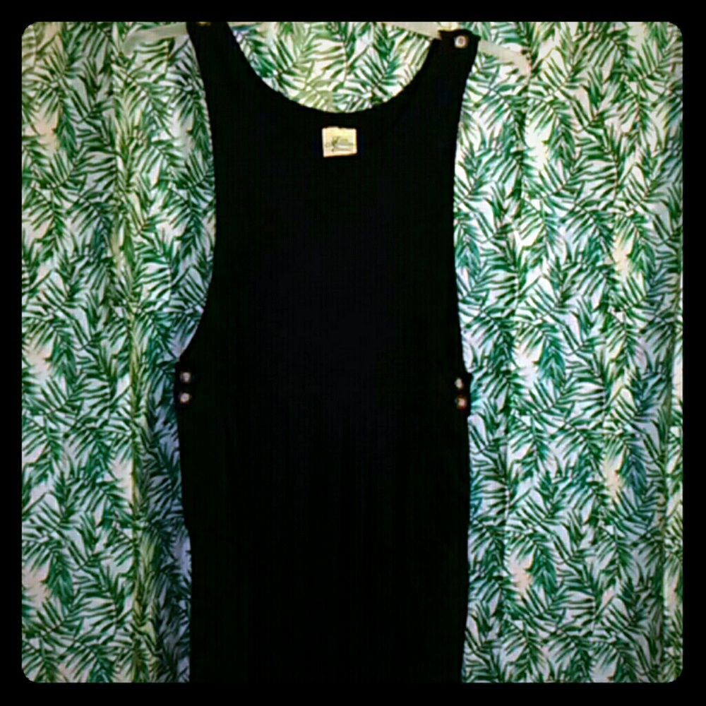 Faith Mountain black maxi